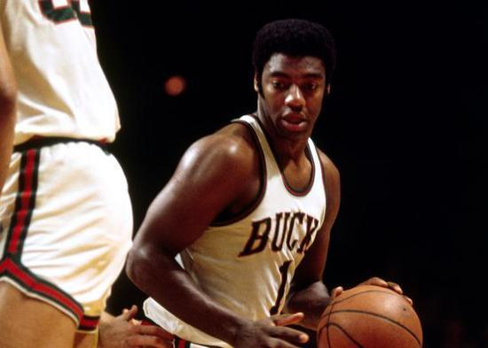 加上西蒙斯 加上西蒙斯