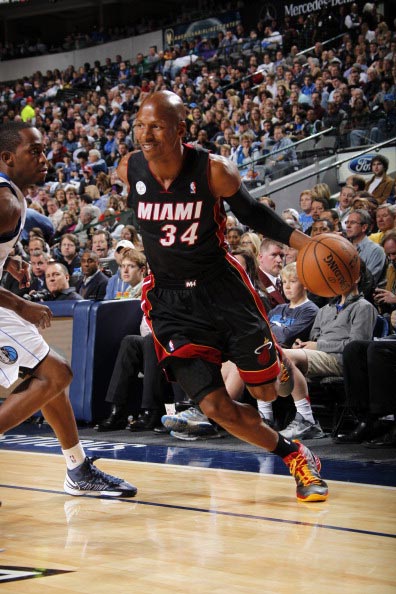 几乎同时出 几乎同时出