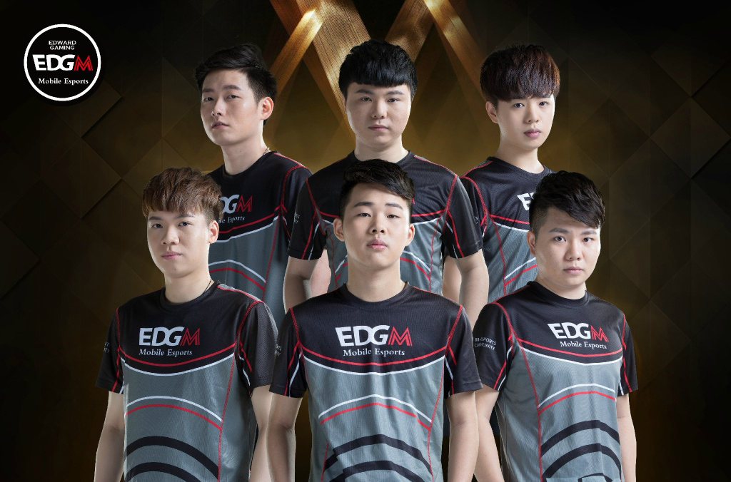 她并未止步 她并未止步