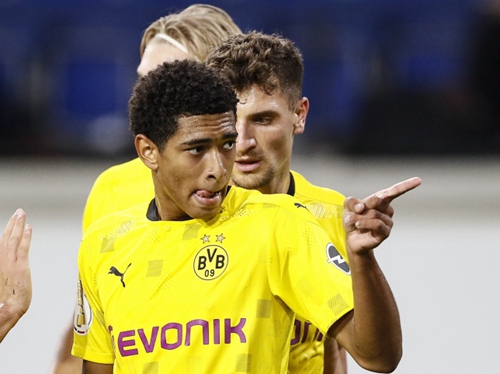 首战是在德 首战是在德