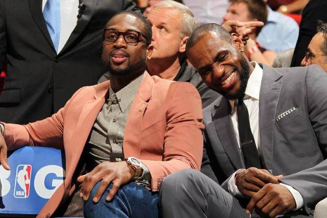 吸附两名防 吸附两名防